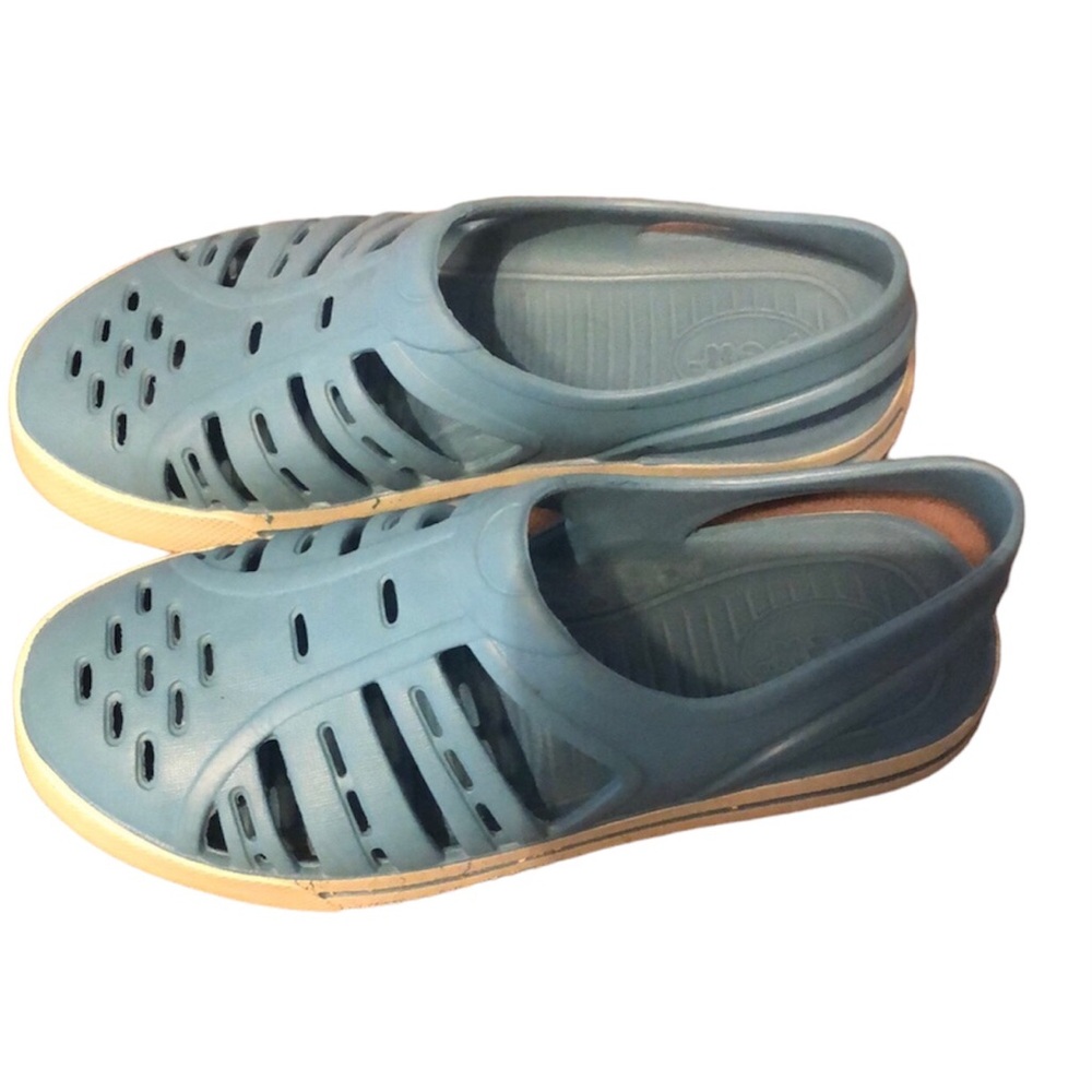 Woman’s pex waterproof slip on